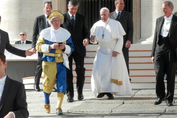 Questa immagine ha l'attributo alt vuoto; il nome del file è NEWS_incontro_papa_2_960x640-600x400.jpg